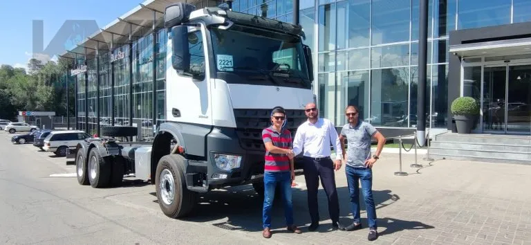 Mercedes-Benz Actros 5 — 2545 L c Бортовой платформой и КМУ HYVA HB 120 E2. Фото 1